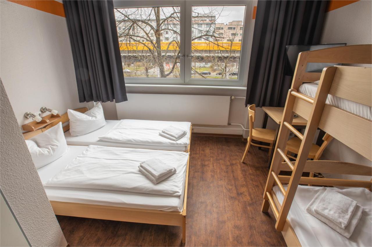 Acama Hotel & Hostel Kreuzberg Berlino Esterno foto
