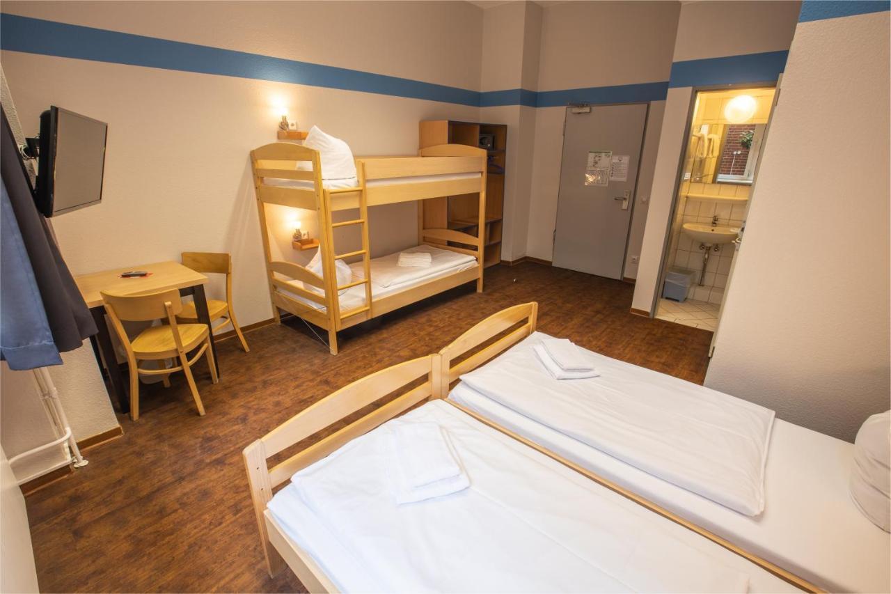 Acama Hotel & Hostel Kreuzberg Berlino Esterno foto