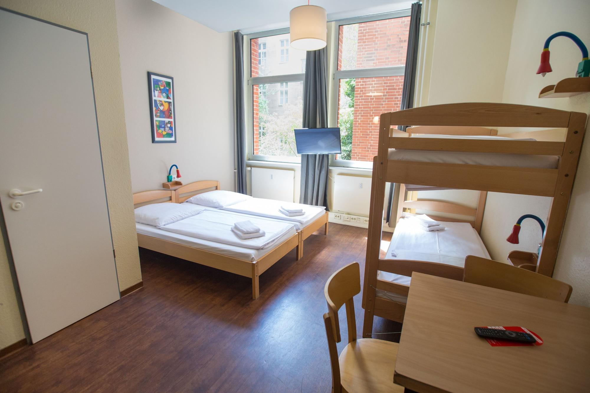 Acama Hotel & Hostel Kreuzberg Berlino Esterno foto