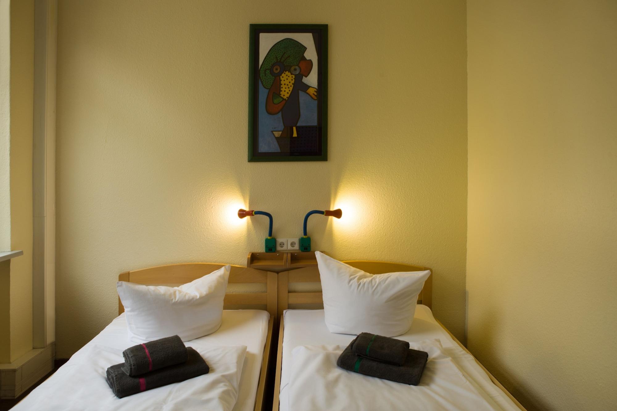 Acama Hotel & Hostel Kreuzberg Berlino Esterno foto