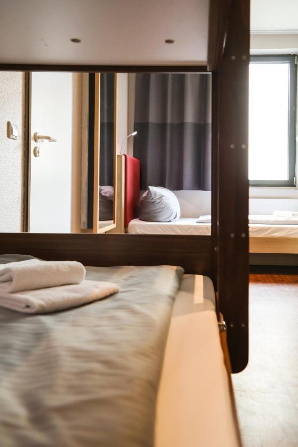 Acama Hotel & Hostel Kreuzberg Berlino Esterno foto